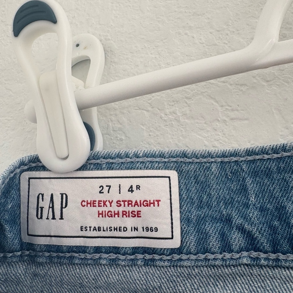 GAP Denim Cheeky Straight High Rise Jeans Light Wash - Picture 5 of 11